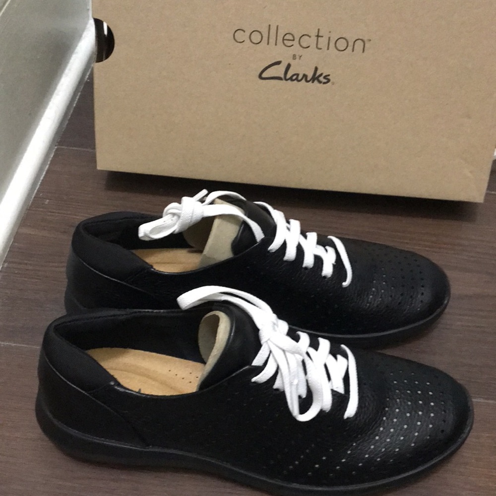 New Clarks black leather oxfords for woman